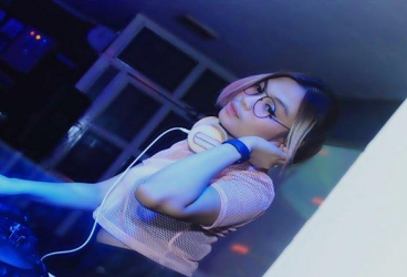 DJ Zhea Xoxo, Female DJ Cantik Asal Pekanbaru
