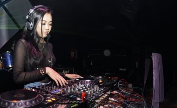 DJ Moreyna, DJ Cantik Asal Situbondo