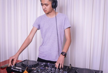Pilih Mana, DJ Mutzang Indonesia atau DJ Andre Yosan?