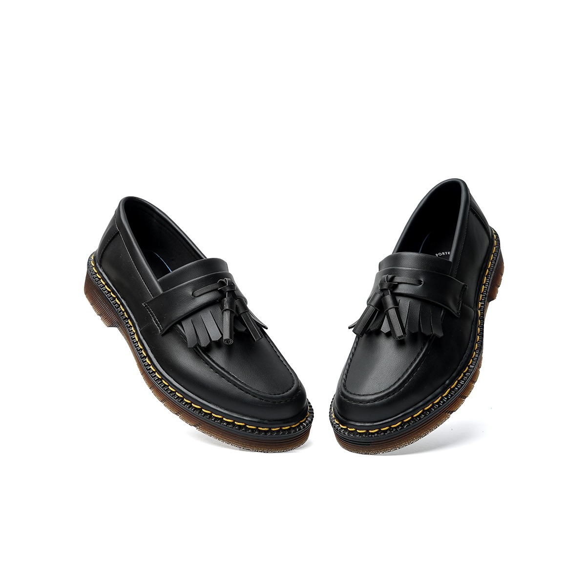 Tampil Profesional dengan 5 Sepatu Formal Lokal Pria Ini