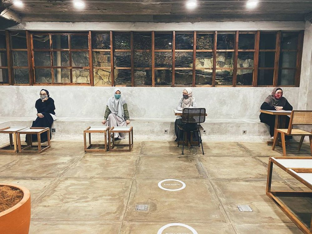 Potret Kece Mineral Cafe Milik Natasha Rizky dengan Gaya Industrial Modern
