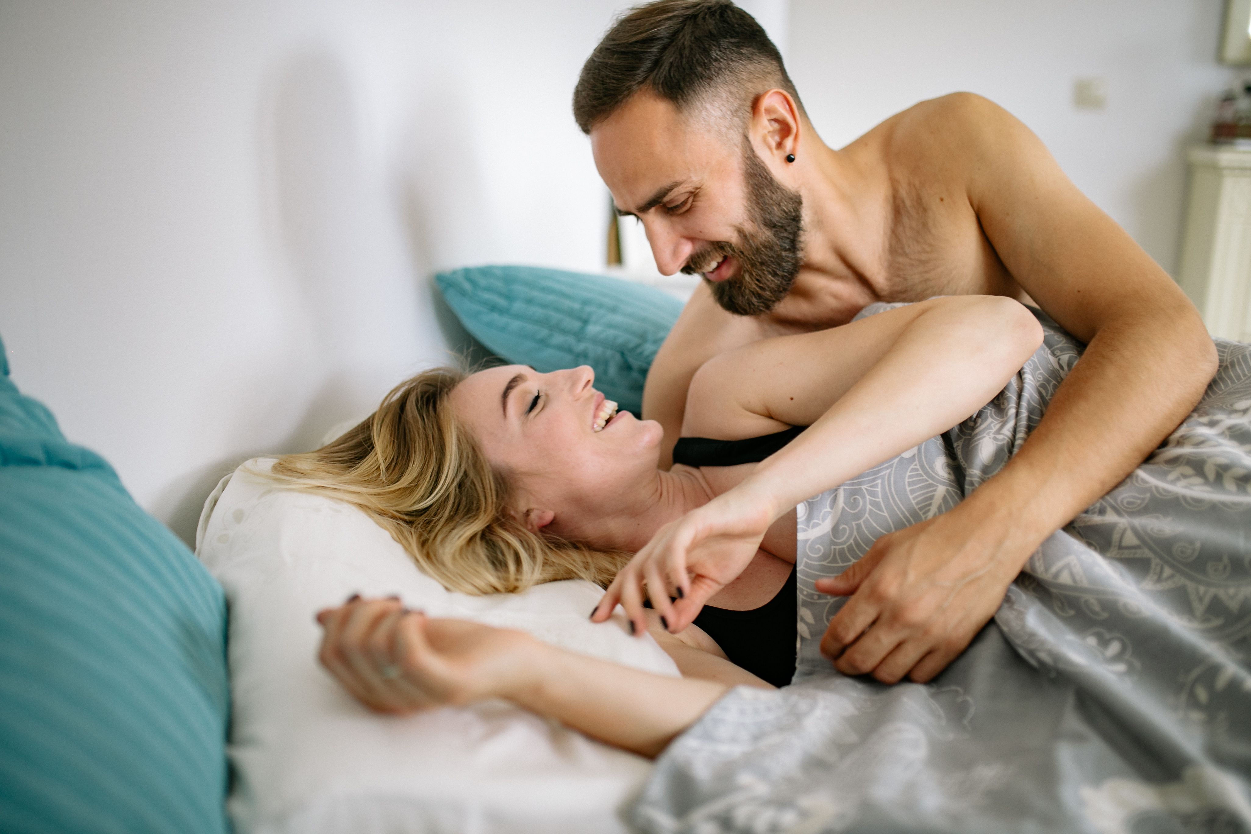 Stres dan Kurang Tidur Turunkan Gairah Seksual, Kenapa?!