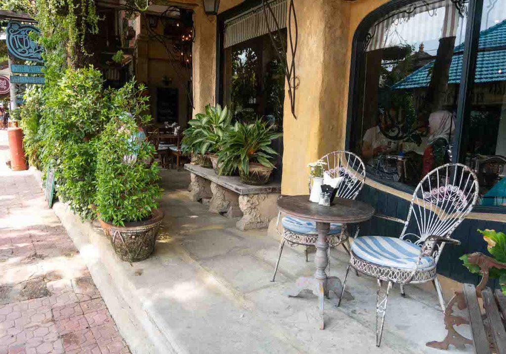 Kebun Bistro Ubud, Cafe Bernuansa Kebun Bergaya Industrial