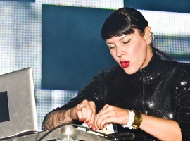 Miss Kittin, DJ Sekaligus Vokalis Elektro Dalam Berbagai Genre Musik