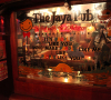 Menikmati Dunia Malam Tahun 70an di Jaya Pub Thamrin