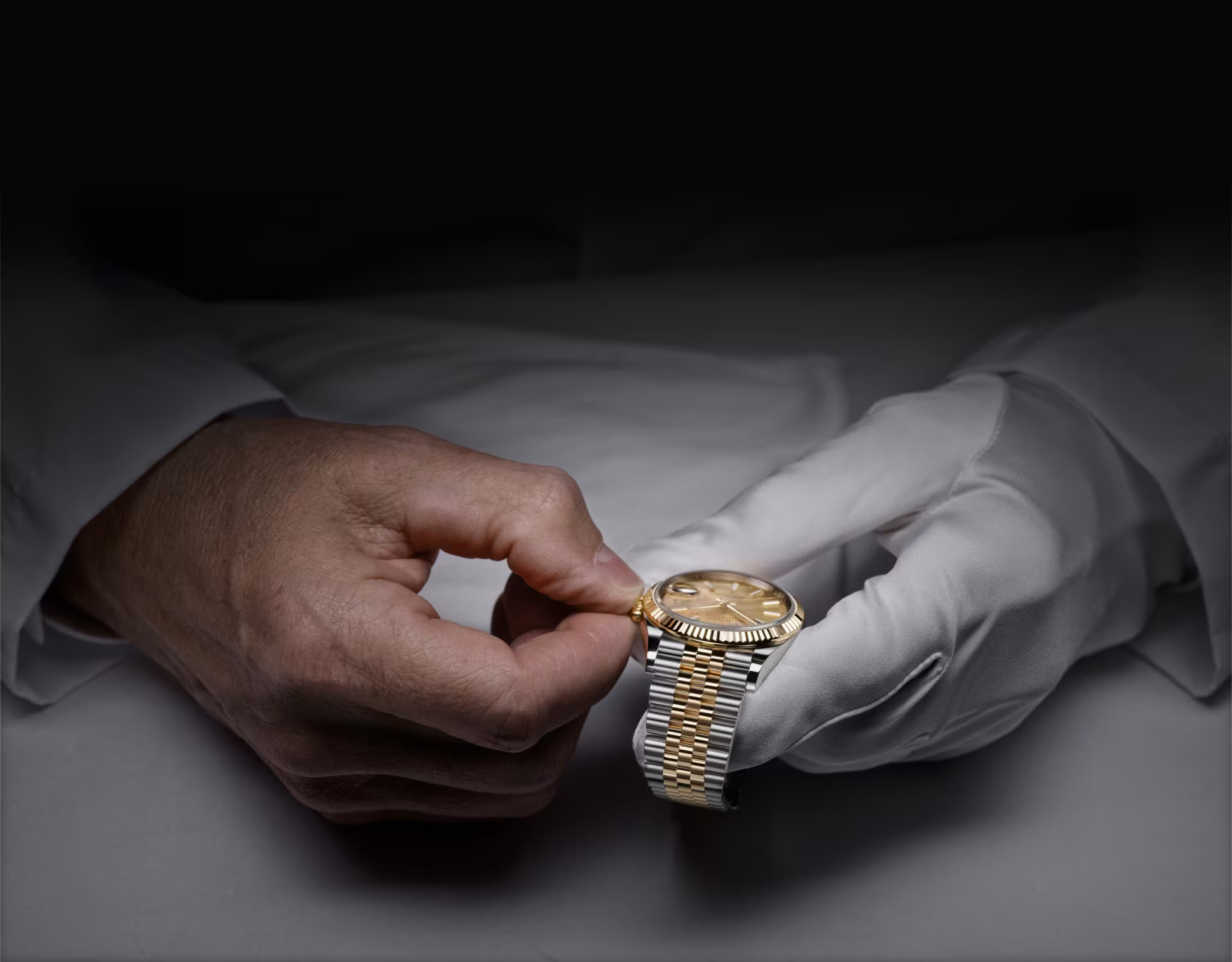 Punya Jam Tangan Mewah? Ini Tips Cerdas Merawatnya