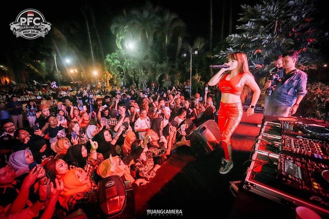 Profil DJ Dinar Candy, DJ nan Sexy Full Prestasi Profil DJ Dinar Candy, DJ nan Sexy Full Prestasi