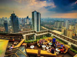 10 Rooftop Bar di Jakarta yang Instagramable