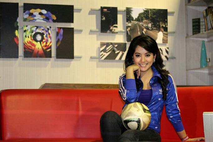 Daftar Presenter Sepak Bola Sexy dan Bikin Melek