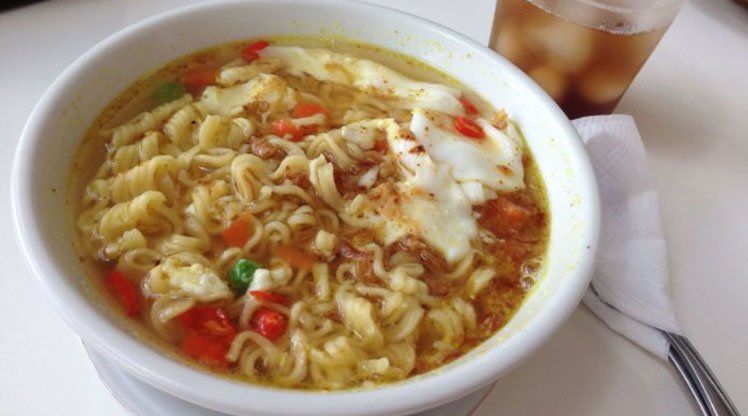 Ini Warung Mie Instan Terenak di Kota Medan