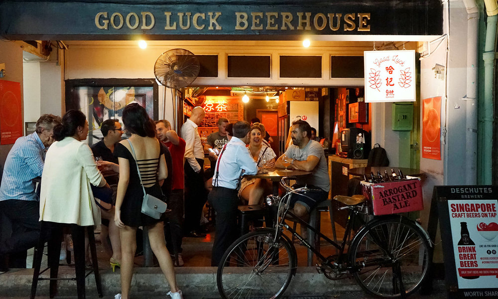 5 Tempat Rekomendasi Minum Bir Dingin di Singapura