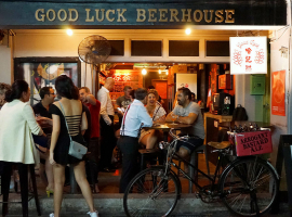 5 Tempat Rekomendasi Minum Bir Dingin di Singapura